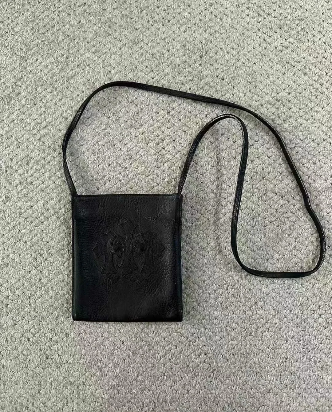 크롬하츠 스퀘어 포켓 크로스바디 가방 상세 이미지 1