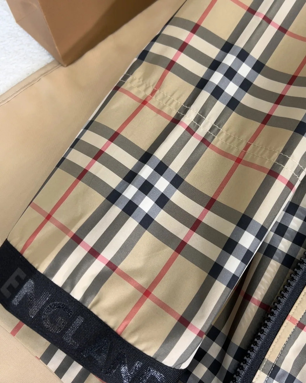 버버리 체크 패턴 드로스트링 후드 재킷 상세 이미지 5