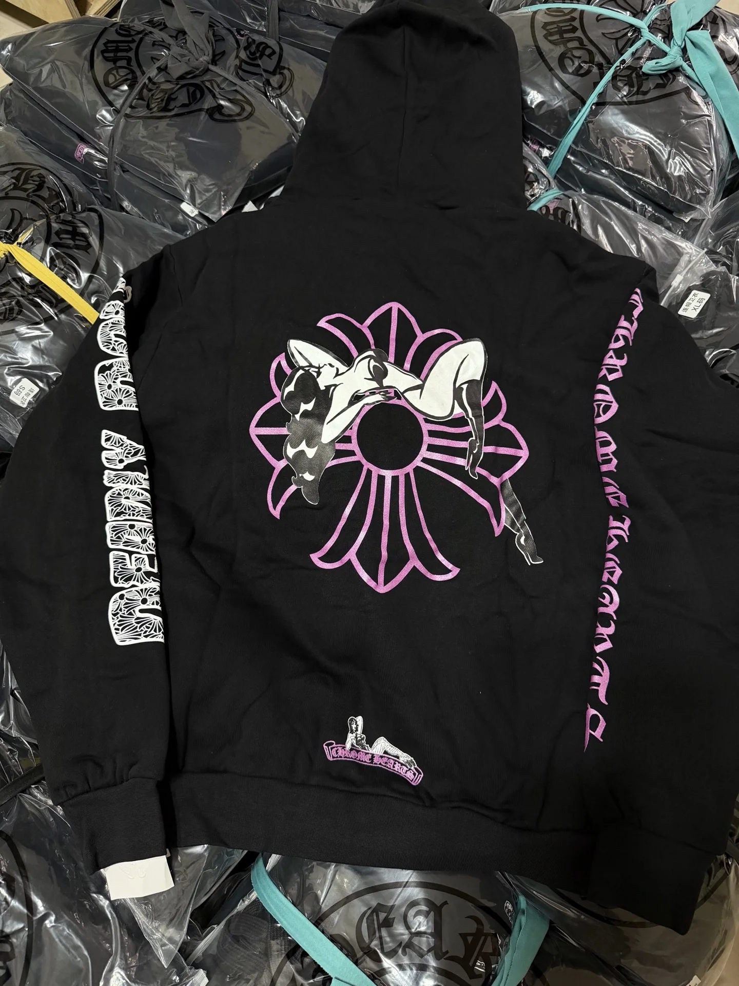 크롬하츠 크리스탈 글리터 크로스 프린트 남성 후드 상세 이미지 10
