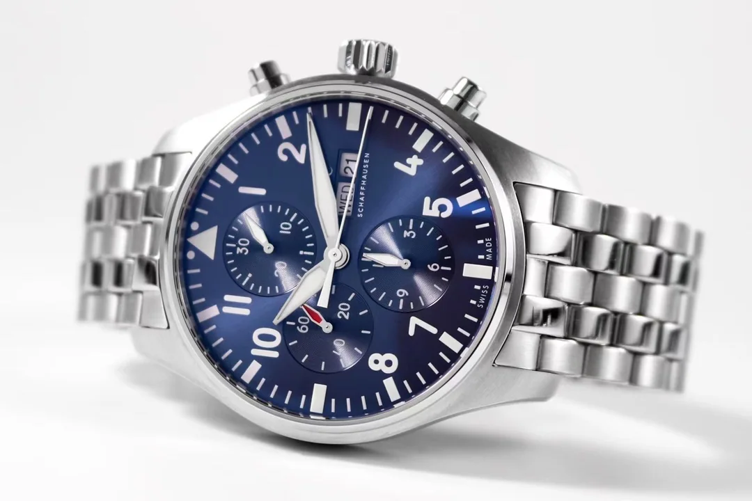 IWC 파일럿 크로노그래프 시계 상세 이미지 2