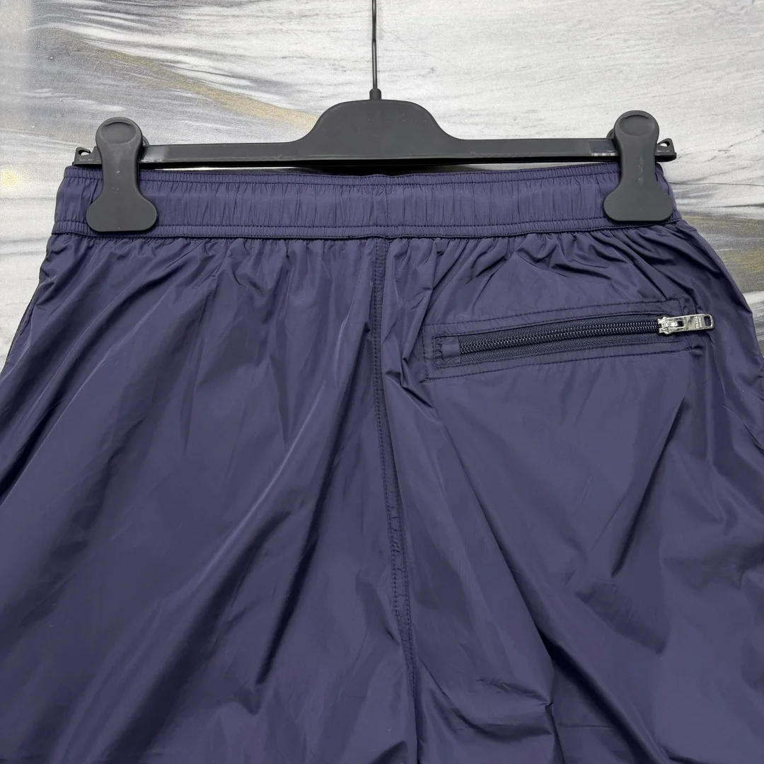 프라다 Re-Nylon 솔리드 컬러 엘라스틱 비치 반바지 41245 Prada Shorts 상세 이미지 6