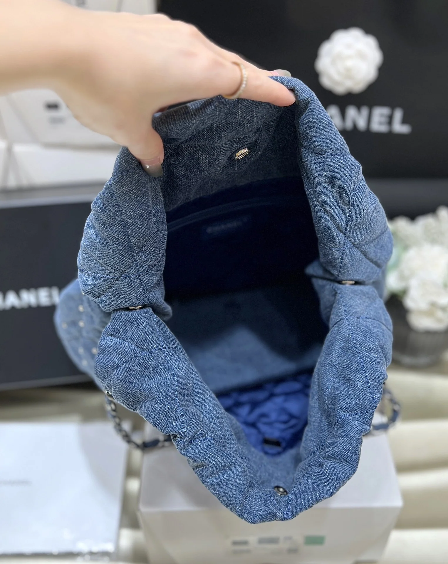 샤넬 데님 스터드 장식 쇼퍼백 AS3261 상세 이미지 7
