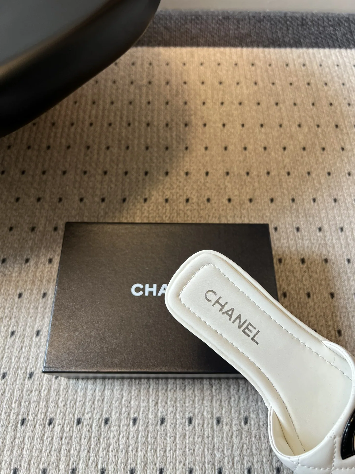 샤넬 더블 C 장식 다이아몬드 패턴 샌들 상세 이미지 8