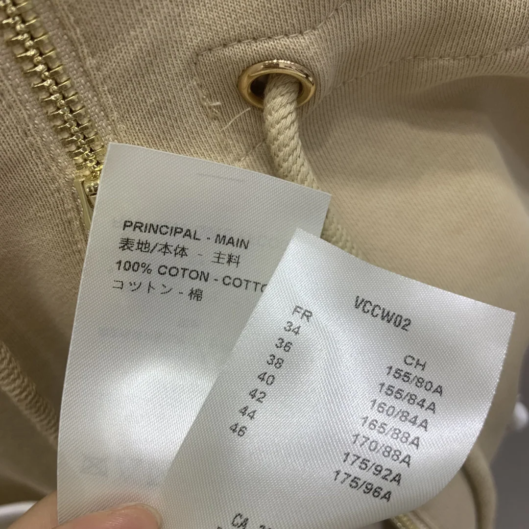 루이비통 베이지 로고 패치워크 포켓 민소매 원피스 2026 SS 상세 이미지 8