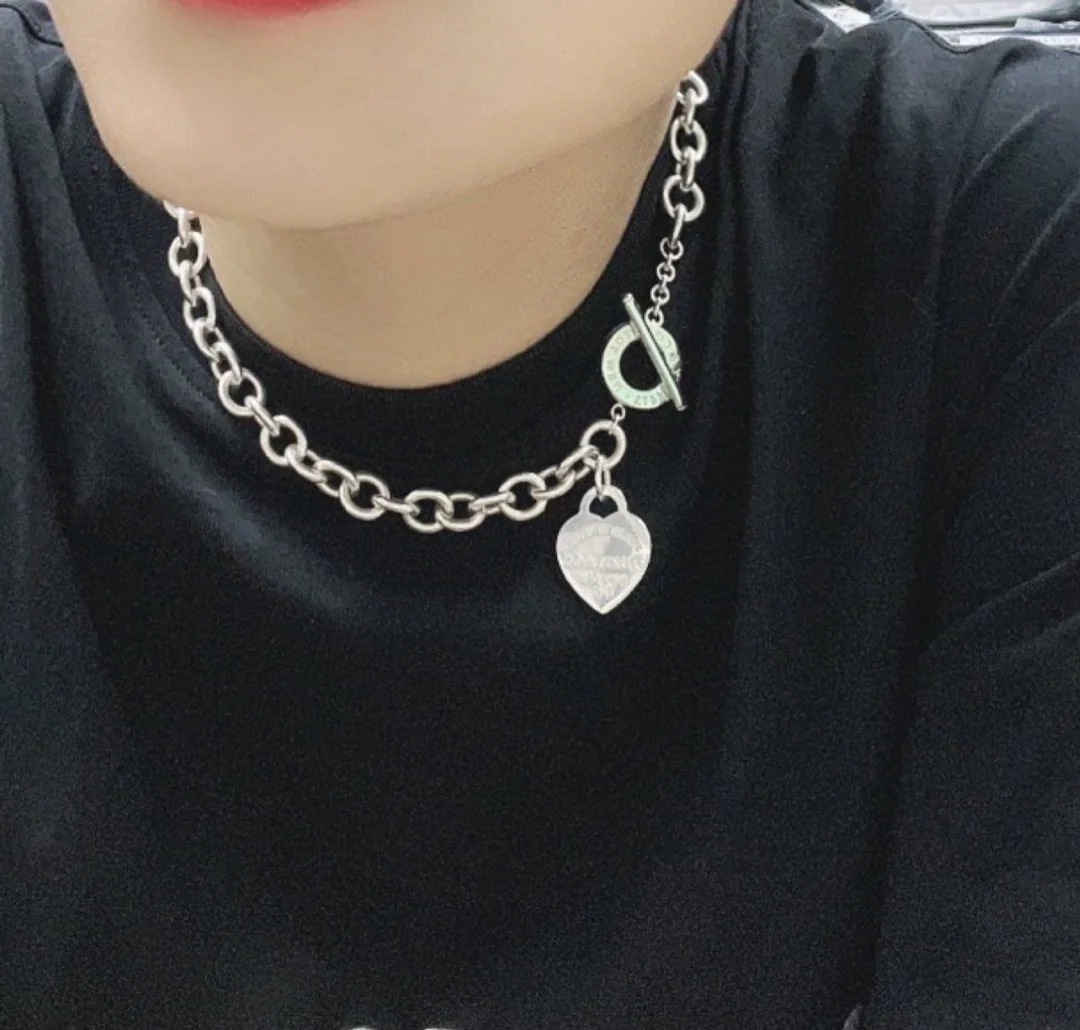 티파니 뉴 하트 OT 화이트 골드 목걸이 상세 이미지 4