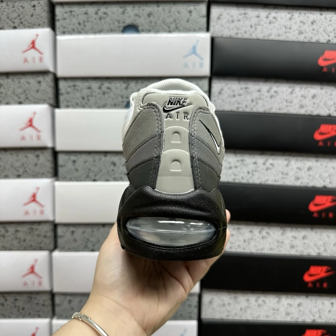 나이키 [KZ2.0] 에어 맥스 95 OG HM4740-007 201561 Nike Air Max 95 OG Big Bubble Granite 상세 이미지 7