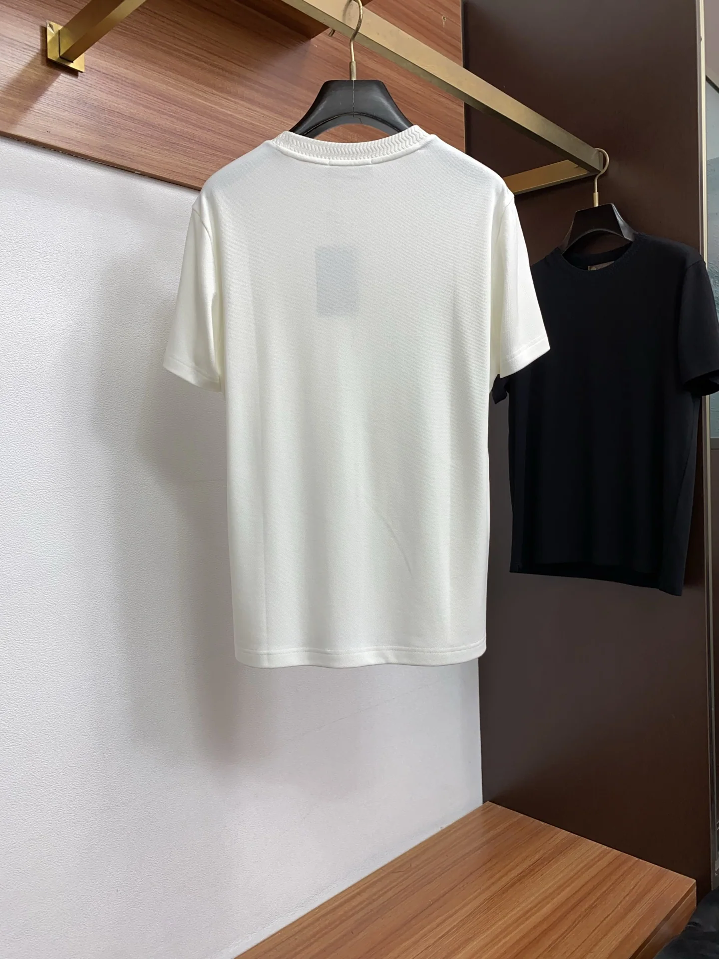 로로피아나 립 카라 남성 반팔 티셔츠 상세 이미지 9