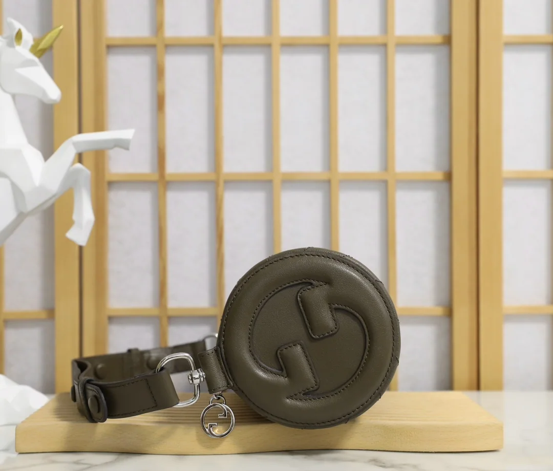 구찌 가치블론디 라운드 배럴 암핏 백 상세 이미지 4