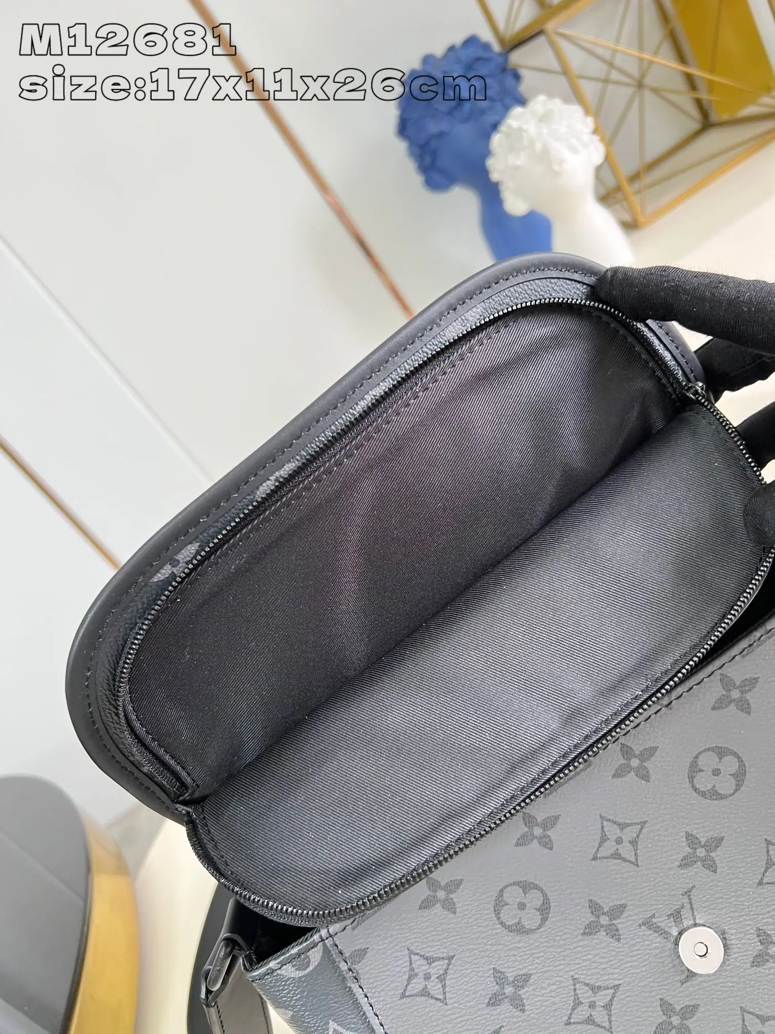 루이비통 메신저백 모노그램 이클립스 캔버스 M12681 상세 이미지 7