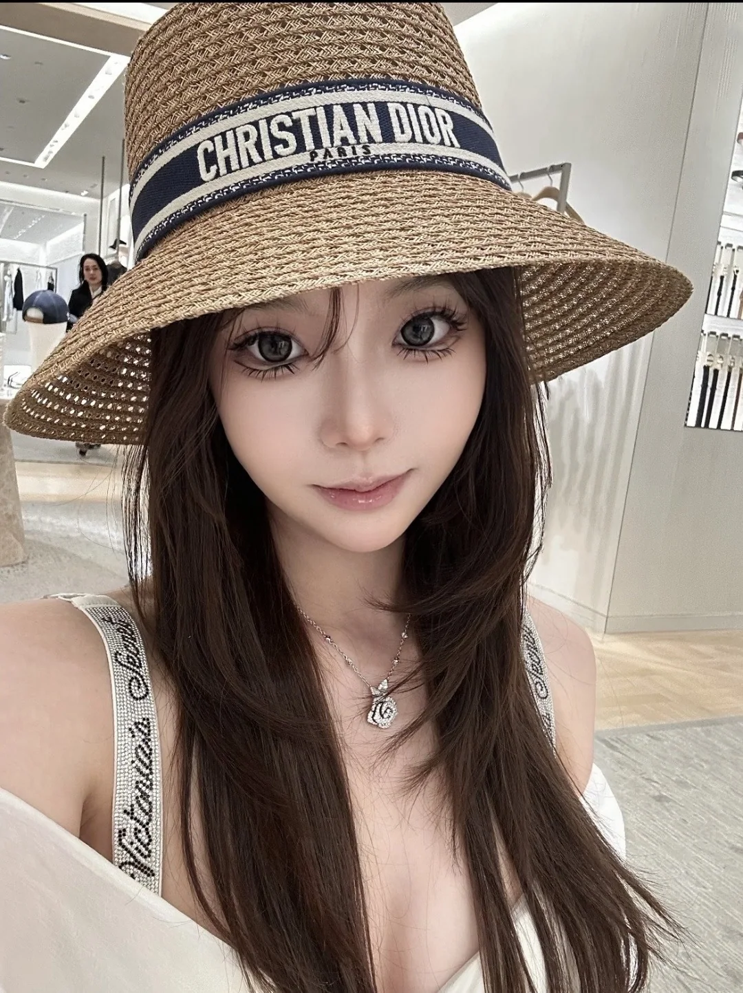 디올 투각 장식 밀짚 모자 상세 이미지 2