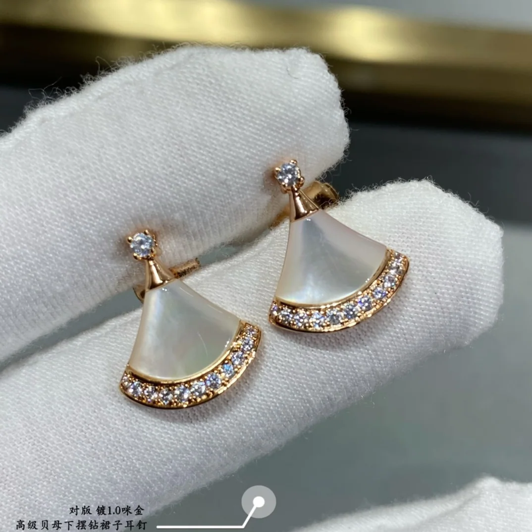 불가리 디바즈 드림 마더오브펄 다이아몬드 귀걸이 상세 이미지 8