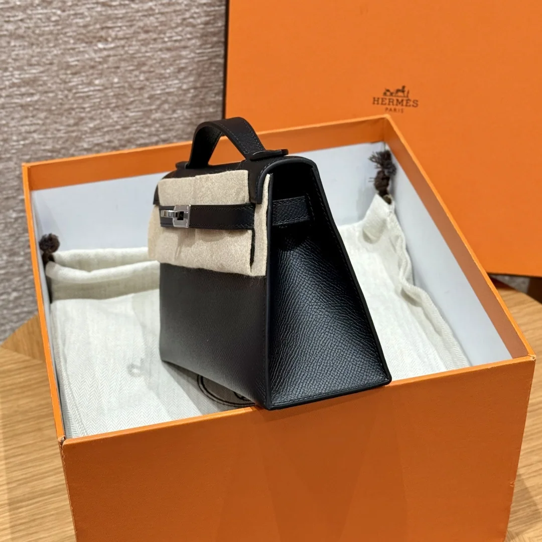 에르메스 켈리 포쉐트 22 블랙 실버 하드웨어 상세 이미지 4