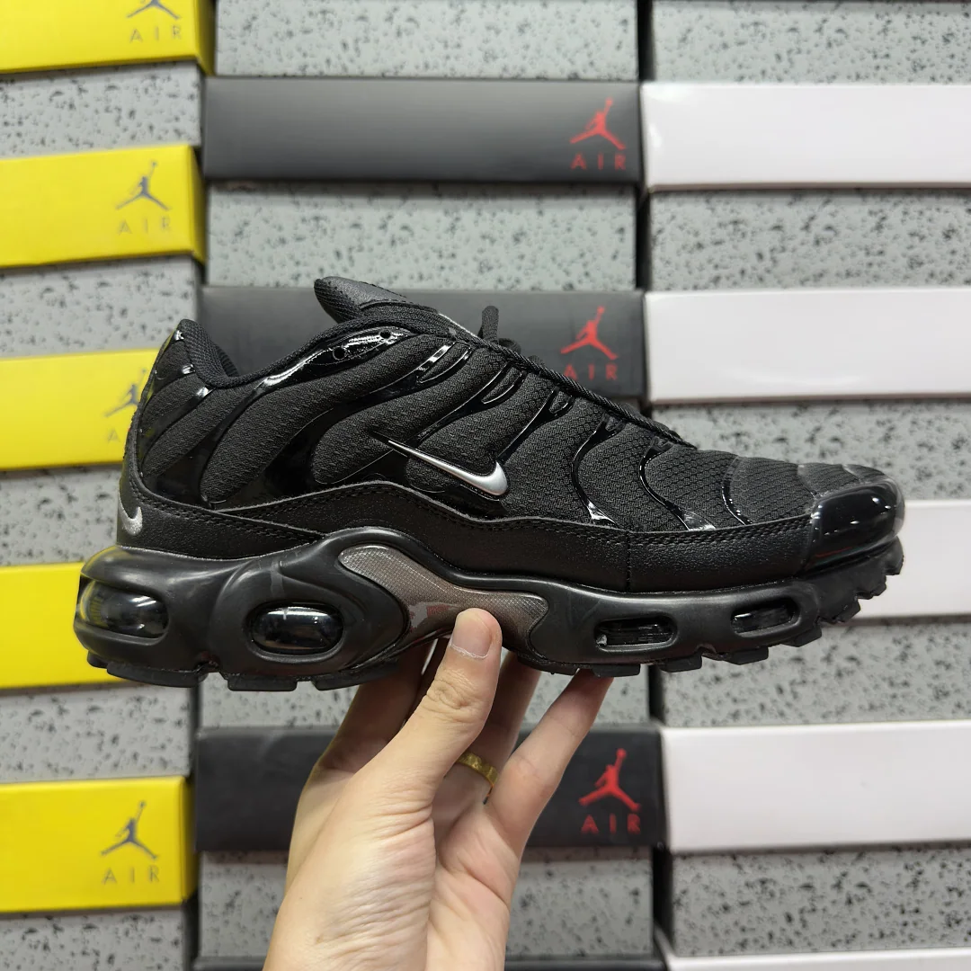 나이키 [BD] 에어 맥스 플러스 DX8971-001 201857 Nike Air Max Plus Mini Swoosh Black Silver 상세 이미지 4