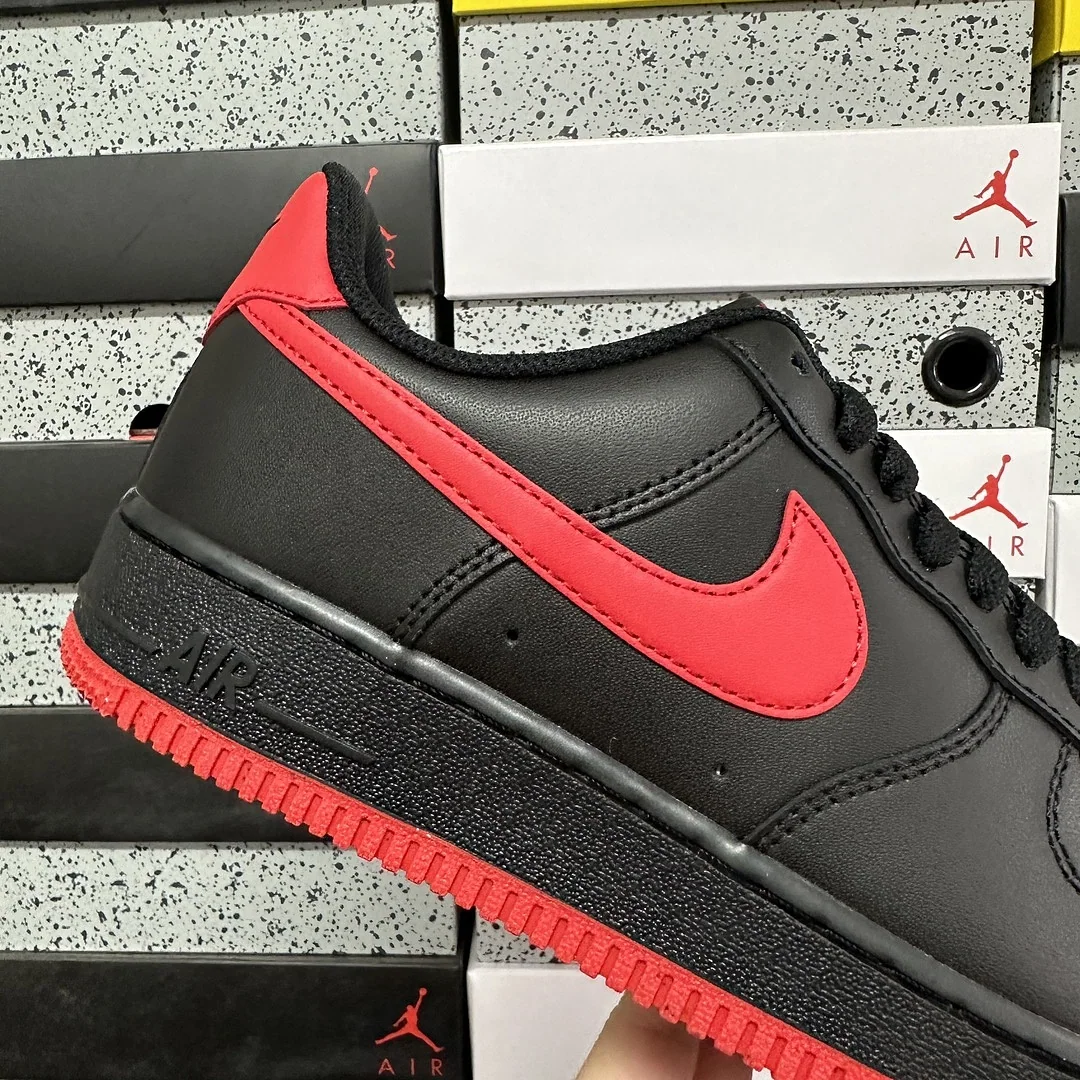나이키 [G] 에어 포스 1 로우 블랙 레드 FJ4146-002 201765 Nike Air Force 1 Low '07 LV8 Vamps 상세 이미지 6
