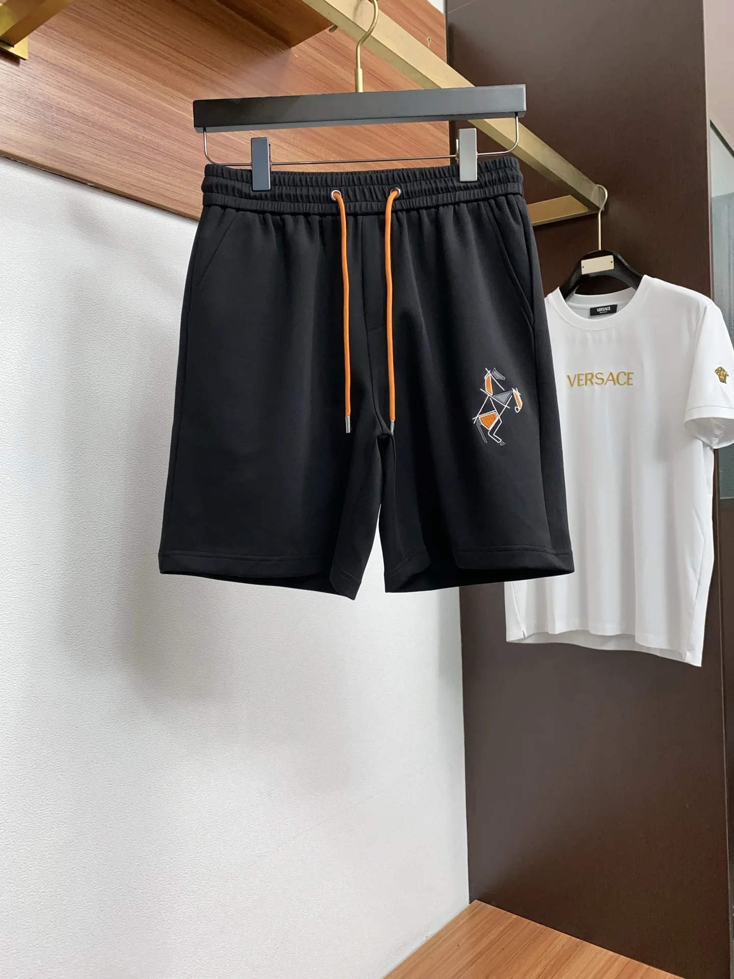 에르메스 자수 디자인 남성 반팔 티셔츠 세트 상세 이미지 5
