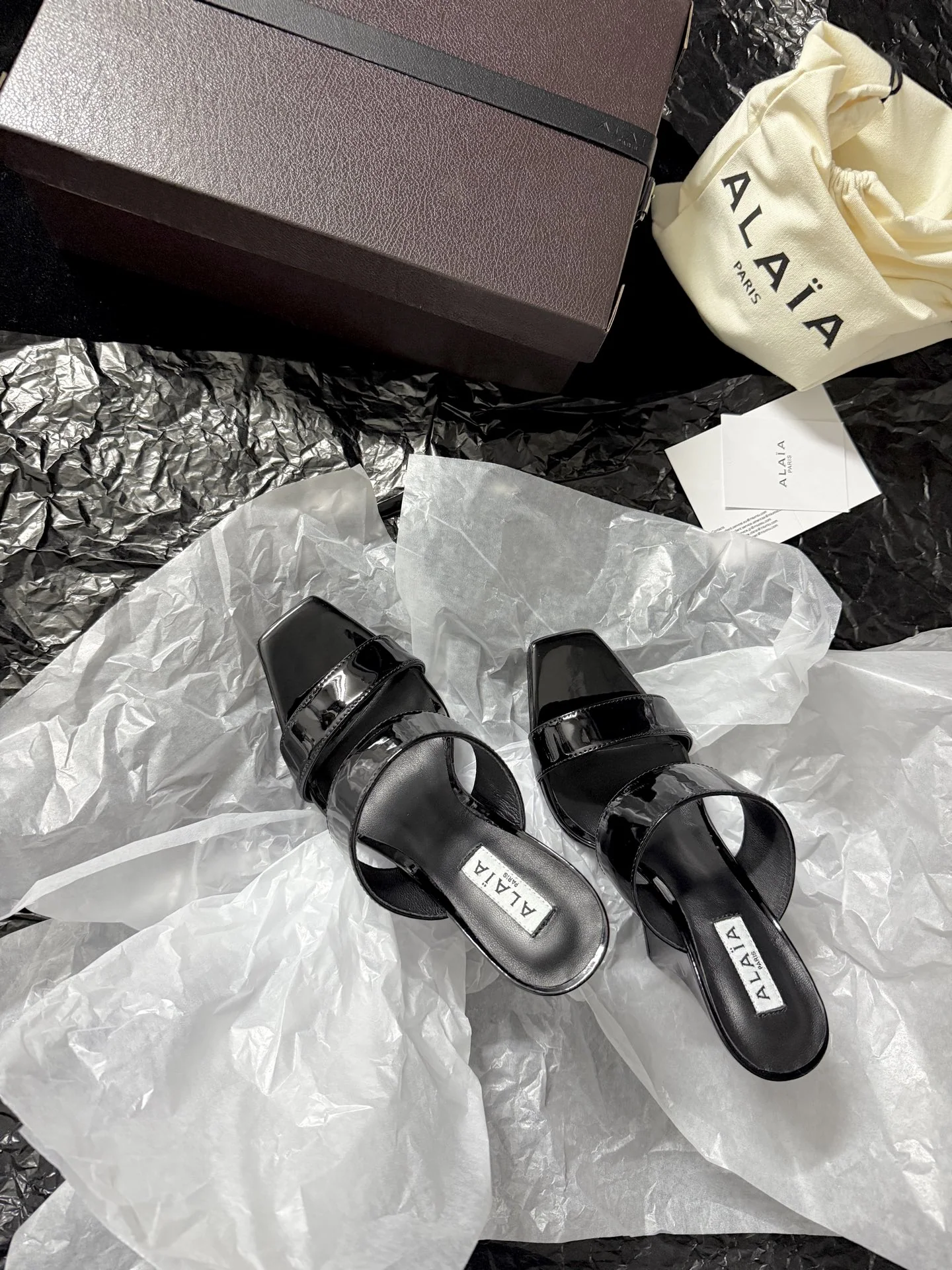 알라이아 미니멀리스트 뮬 슬리퍼 상세 이미지 2