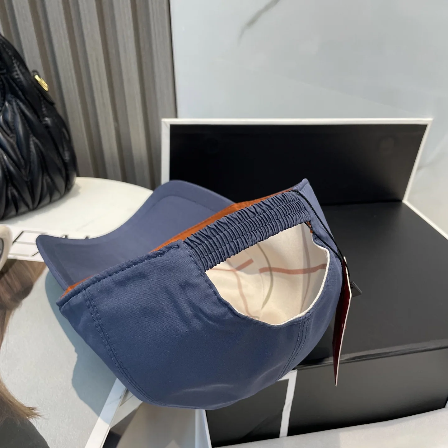 로로피아나 컬러 포인트 캐주얼 모자 상세 이미지 3