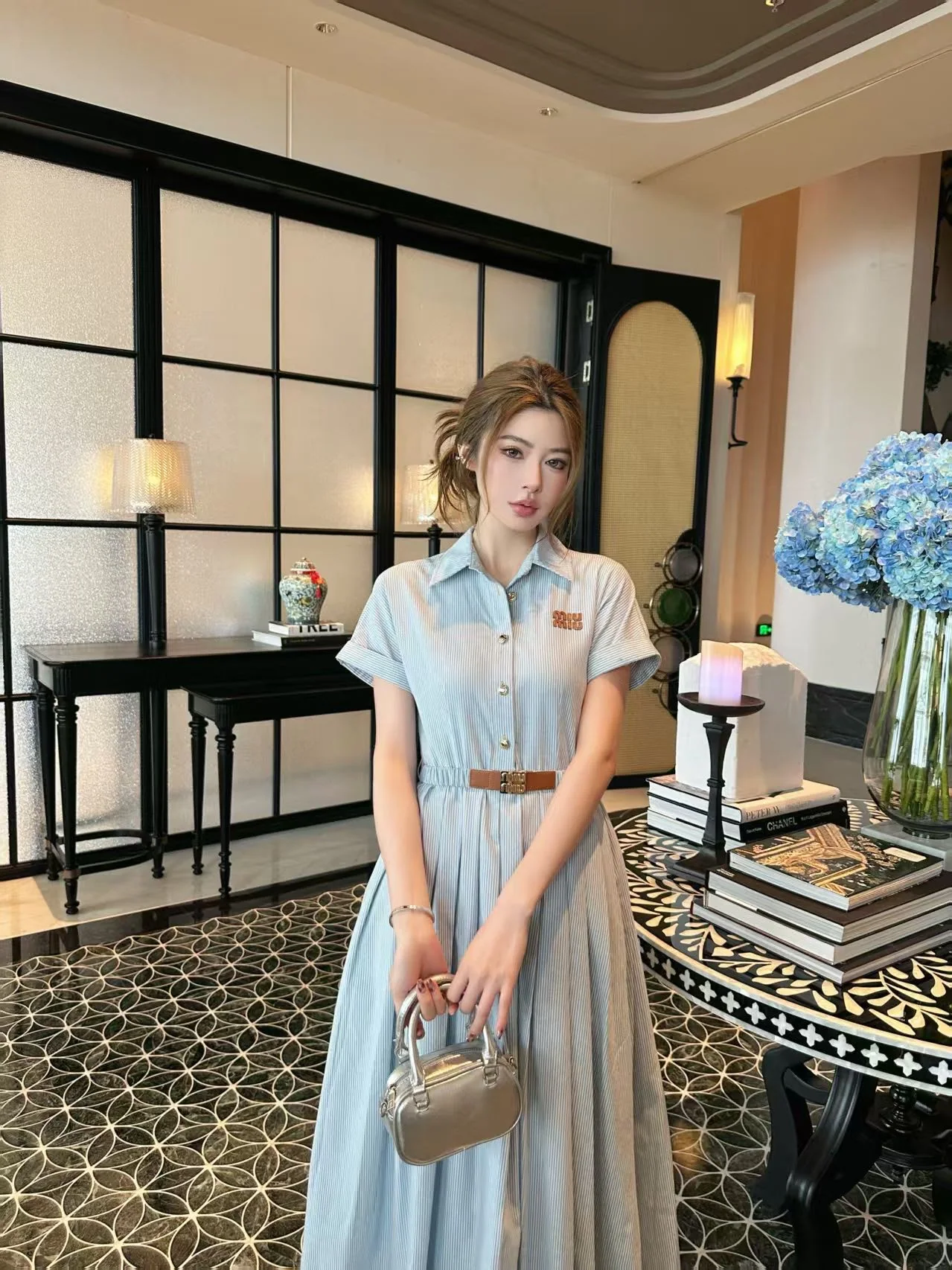 미우미우 스트라이프 반소매 플리츠 원피스 상세 이미지 8