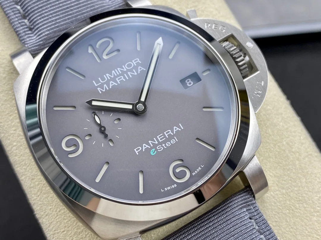 파네라이 PAM1358 시계 상세 이미지 2