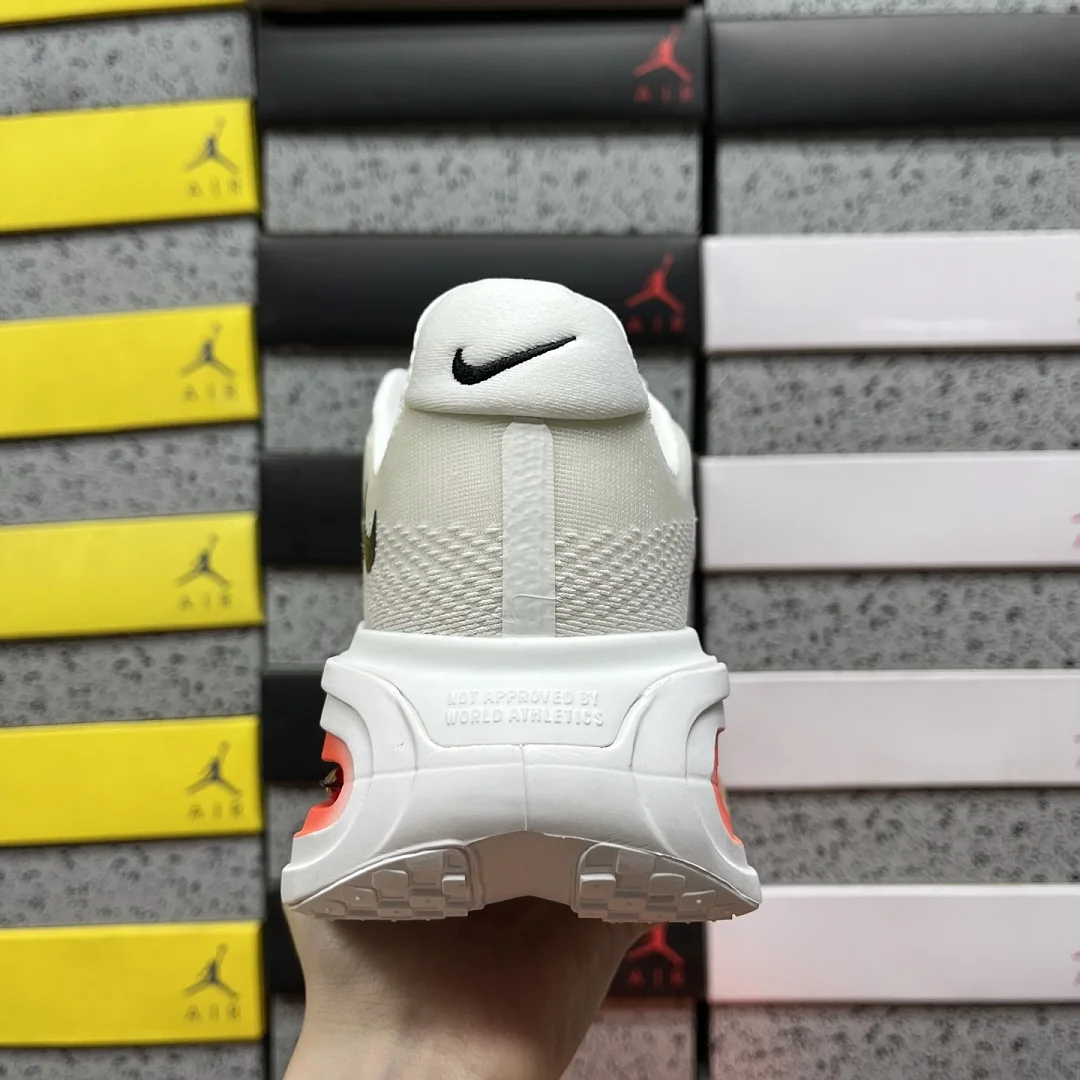 나이키 [CG] 보메로 프리미엄 HQ2050-103 201983 Nike Vomero Premium White Bright Crimson 상세 이미지 7