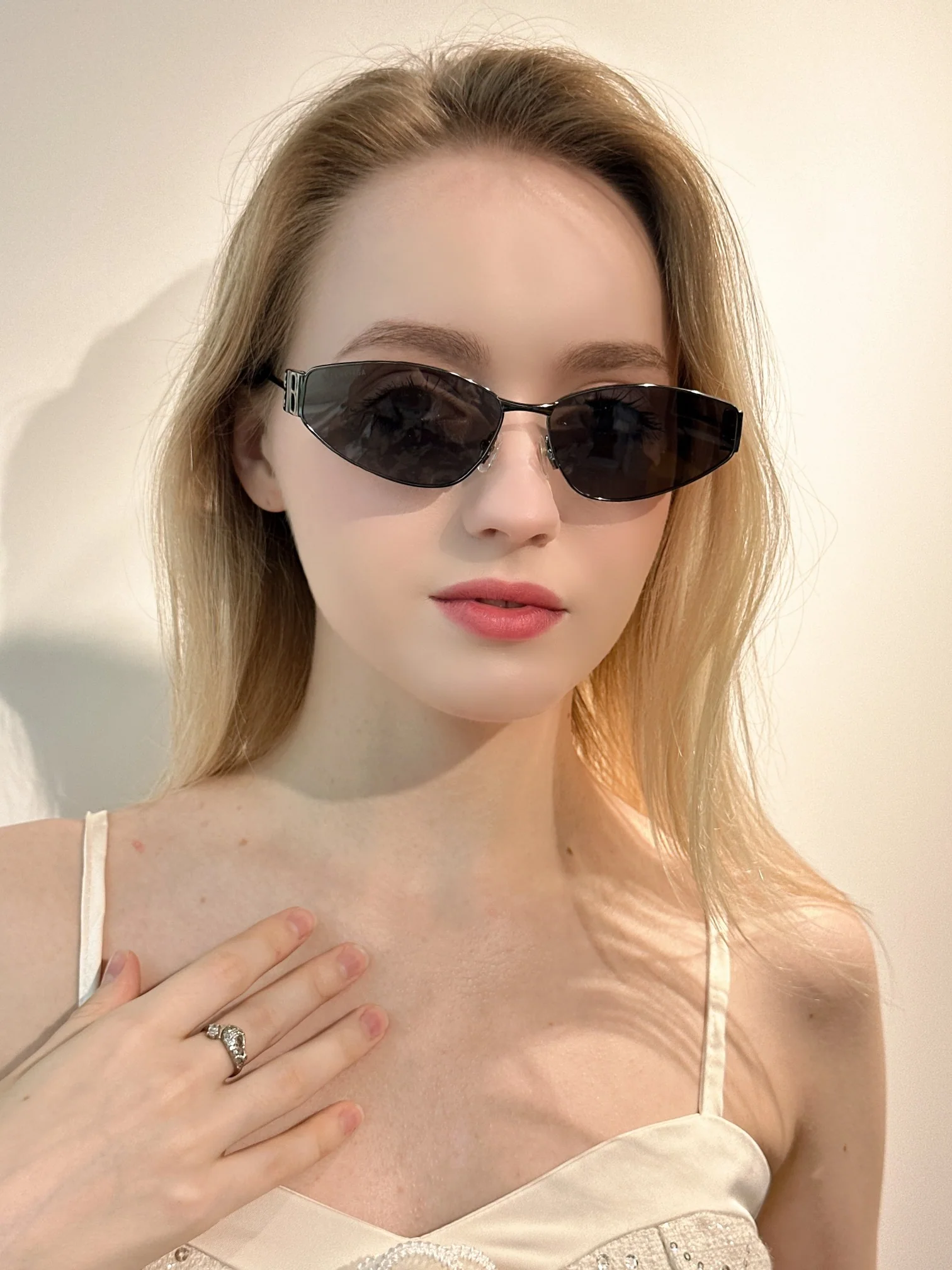 발렌시아가 선글라스 BB0300 S 상세 이미지 5