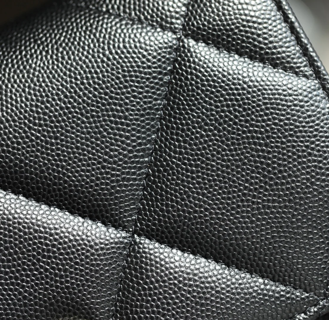 샤넬 다이아몬드 퀼팅 블랙 소가죽 체인백 상세 이미지 2