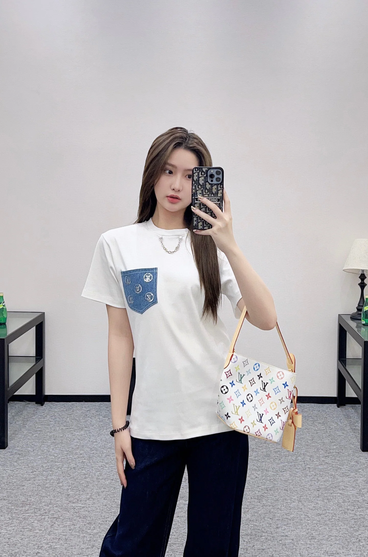 루이비통 컬러 블록 포켓 여성 반팔 티셔츠 상세 이미지 1