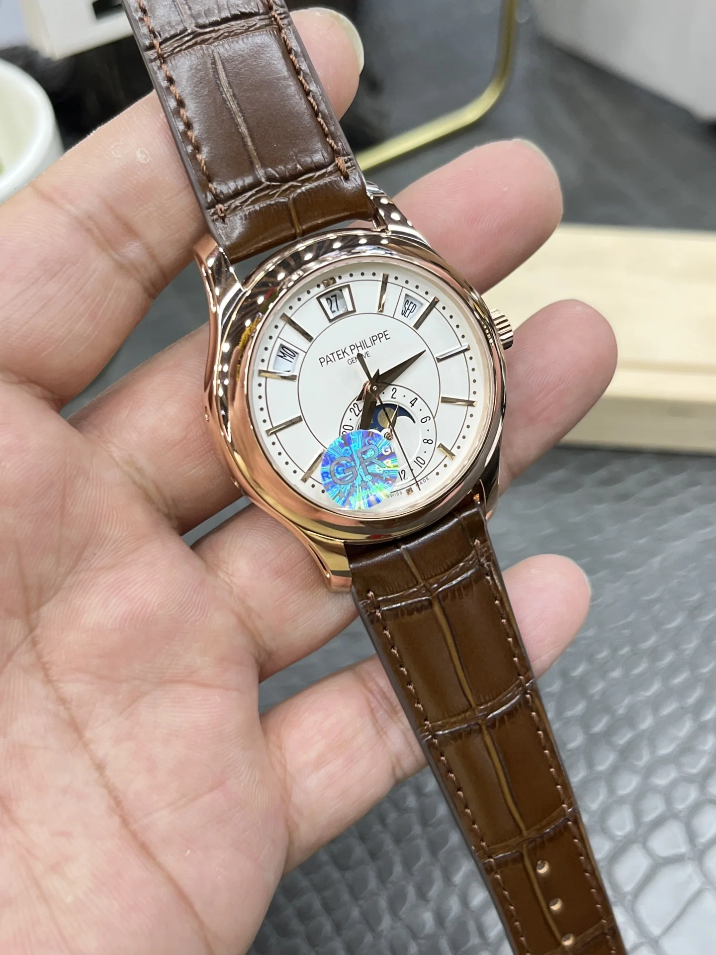 파텍필립 컴플리케이션 애뉴얼 캘린더 자동 시계 40MM5205 G 상세 이미지 4