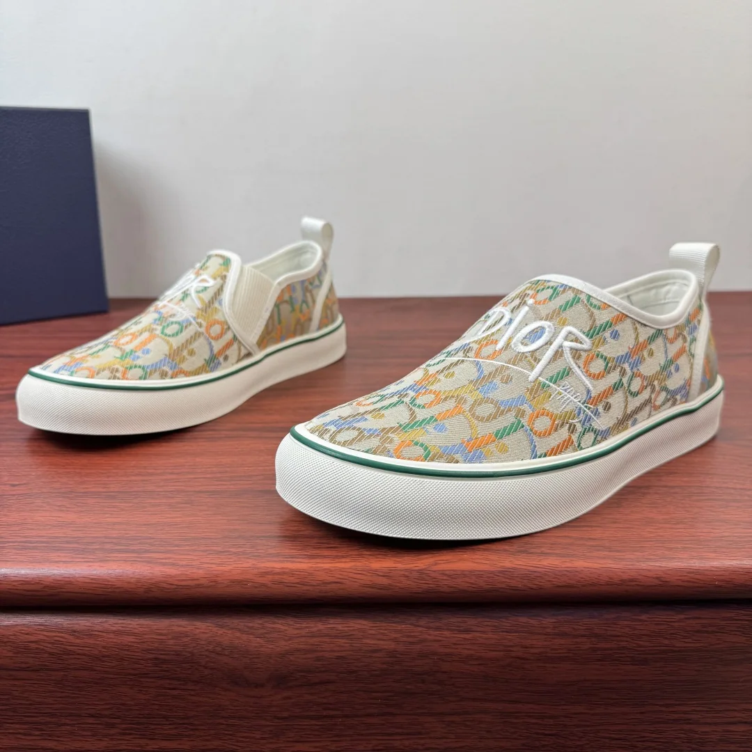 디올 26SS 런웨이 자수 솔트윈드 캐주얼 로퍼 남성 슬립온 신발 154408 Dior Sneakers 상세 이미지 3