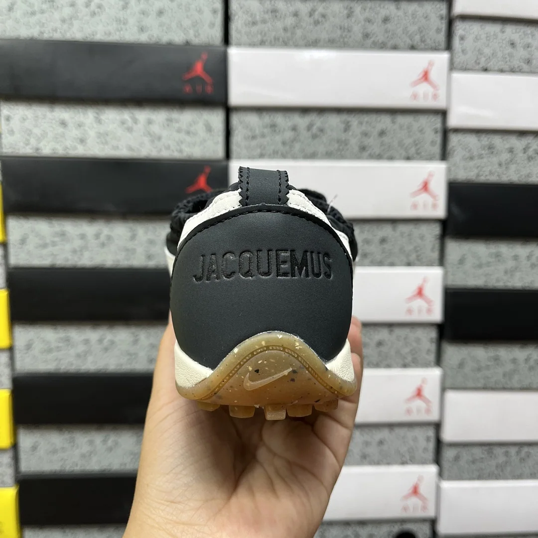 나이키 [YJ] HV8547-001 201605 Nike Moon Shoe SP Jacquemus Off Noir 상세 이미지 5