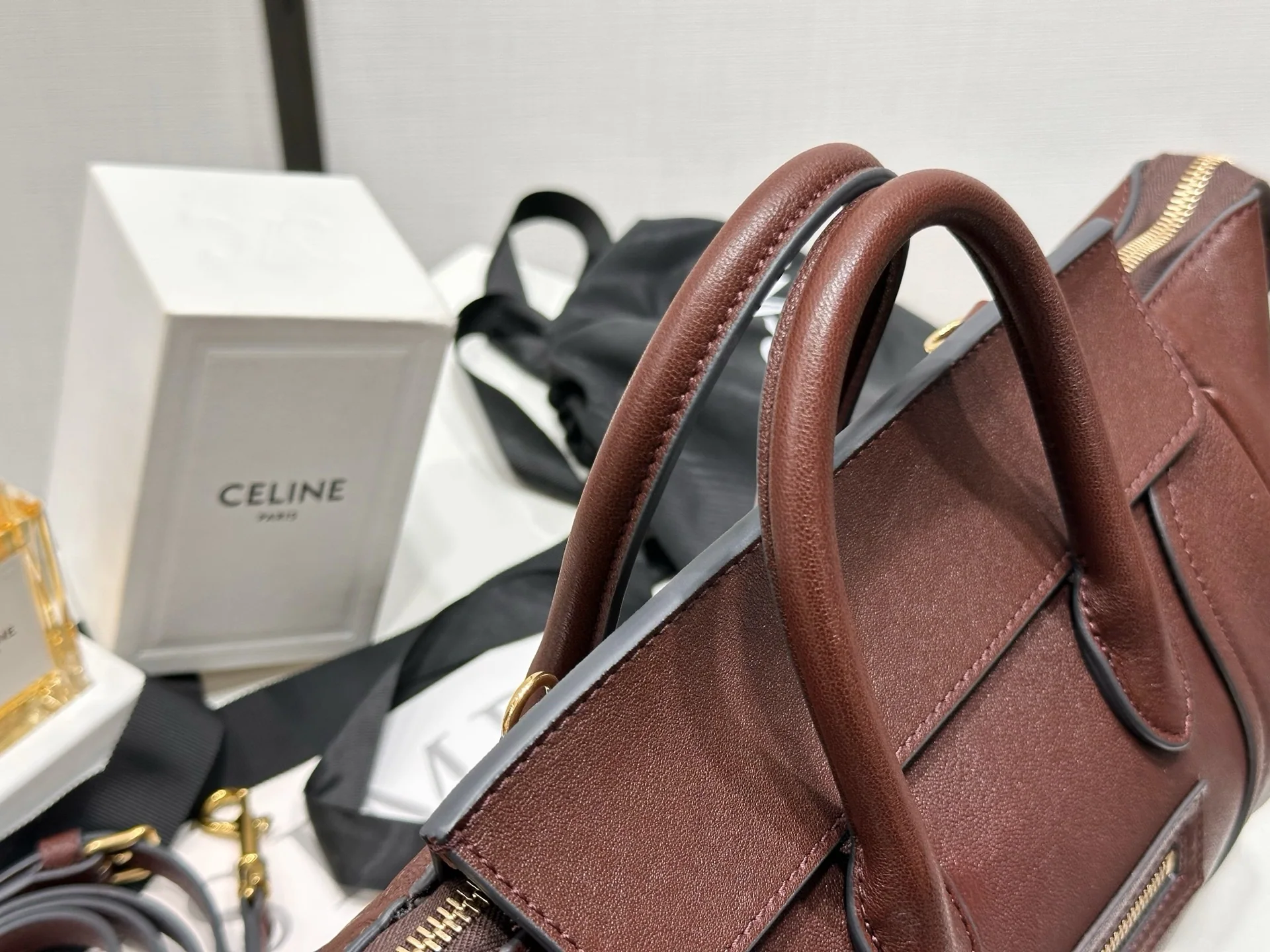 셀린느 스마일 페이스 스몰 핸드백 상세 이미지 4