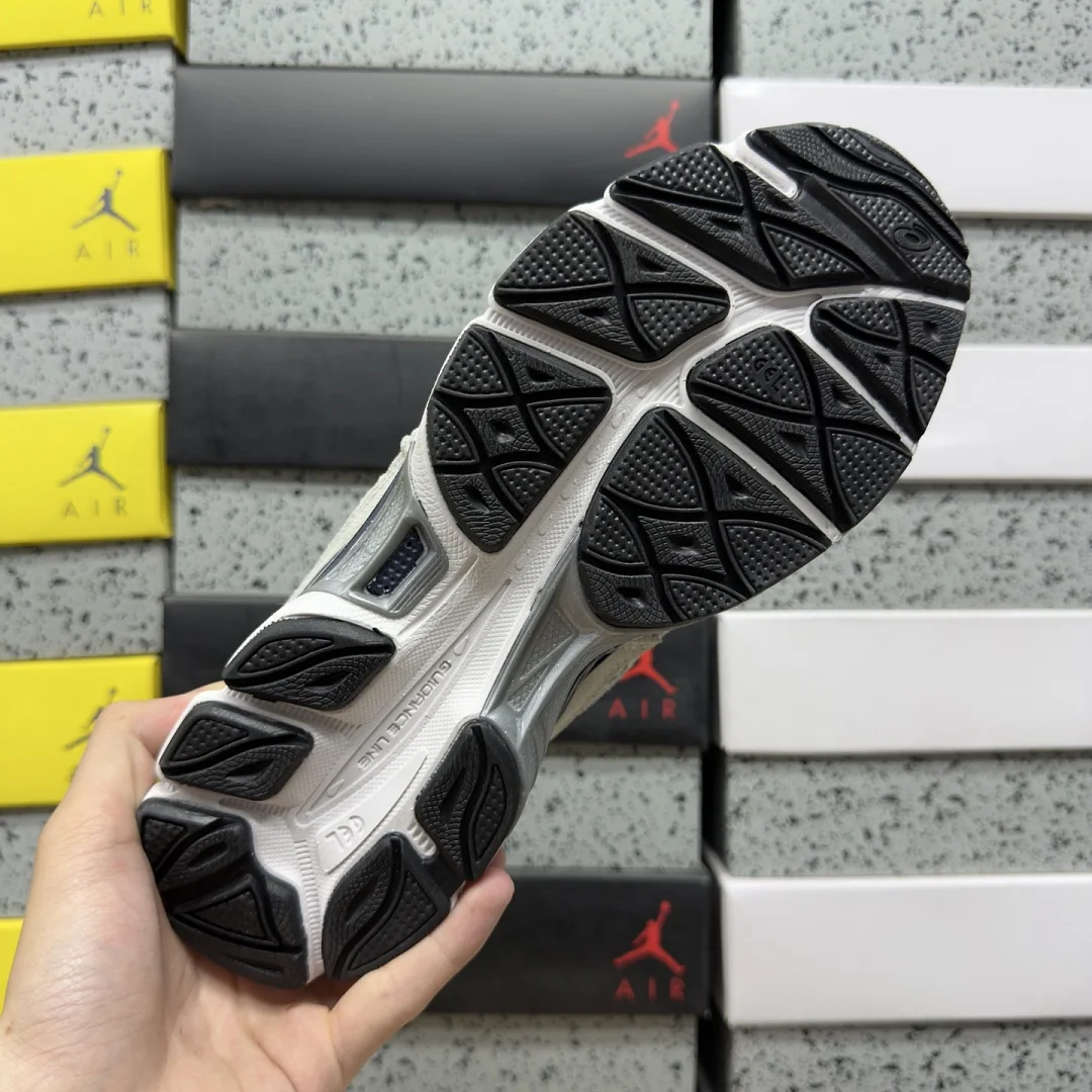 아식스 [WZ] 젤 NYC 1203A383-109 200468 Asics Gel-NYC White Glacier Grey 상세 이미지 6