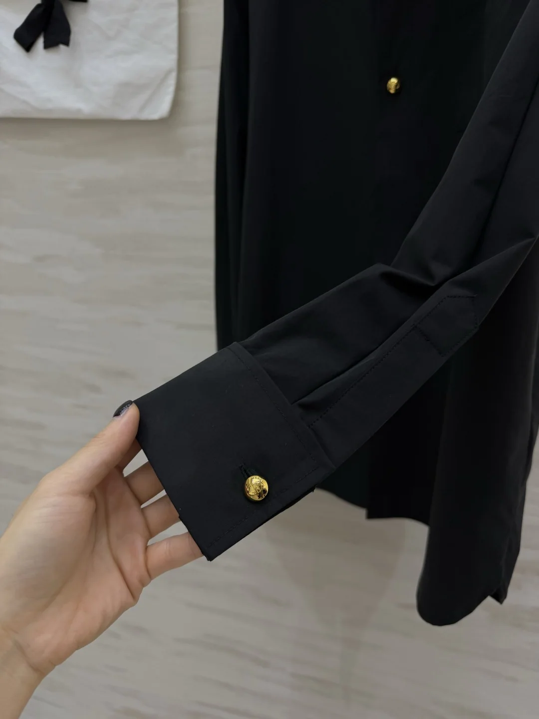디올 자수 로고 골드 버튼 오버사이즈 셔츠 상세 이미지 2