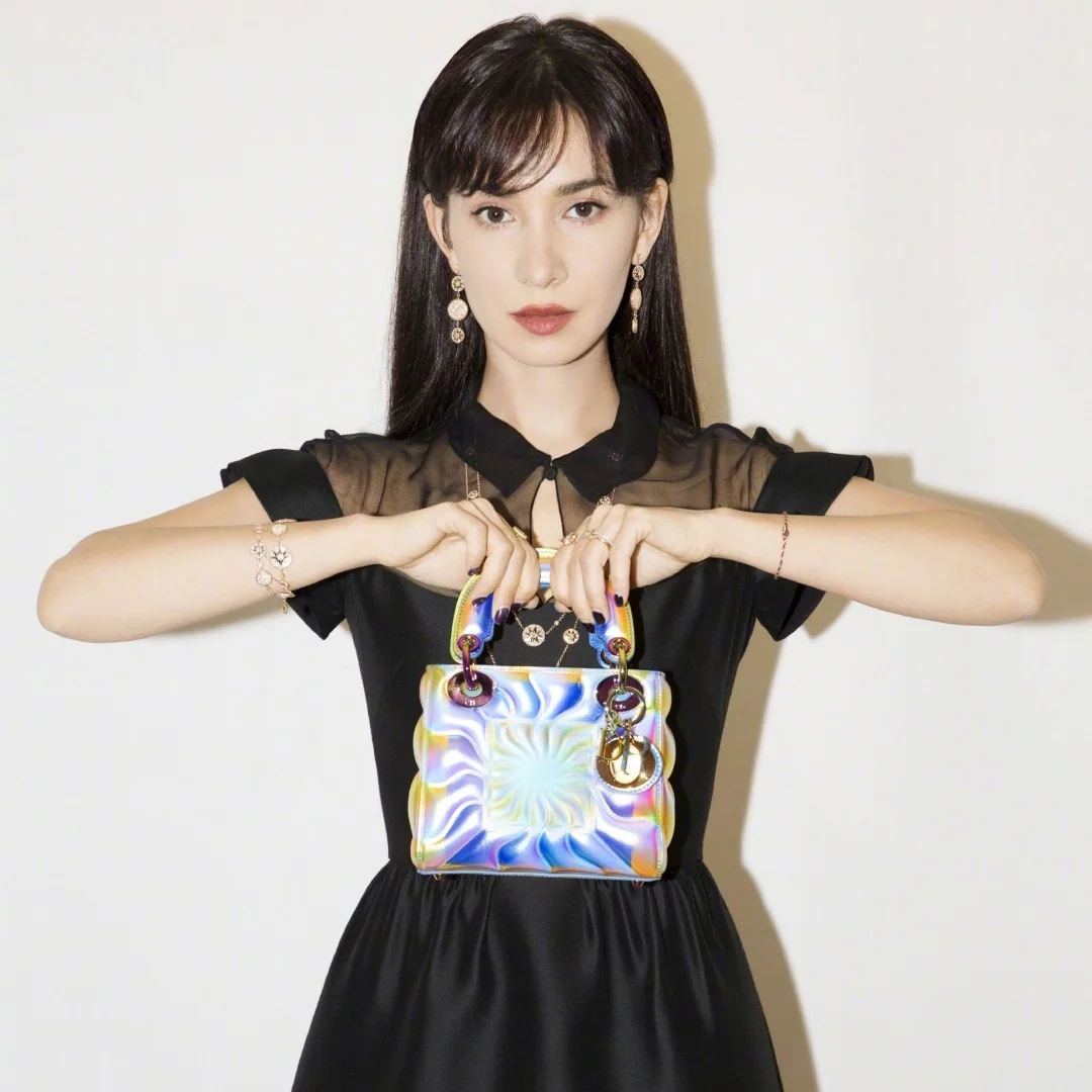 디올 나침반 이미지 롱 귀걸이 상세 이미지 3