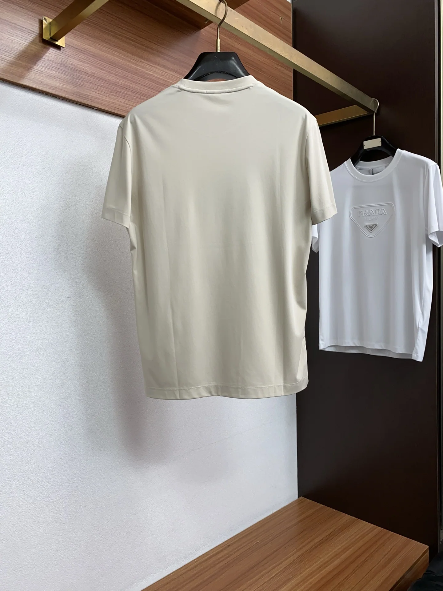로로피아나 크루넥 반팔 셔츠 남성의류 상세 이미지 10