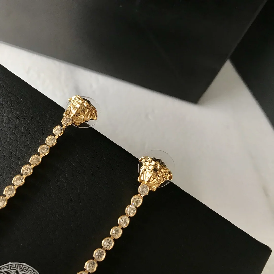 베르사체 메두사 헤드 스와로브스키 크리스털 태슬 귀걸이 상세 이미지 4