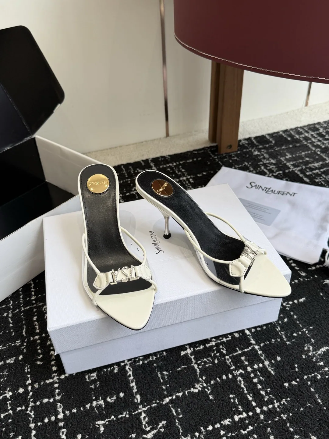 생로랑 YSL 큐빅 버클 하이힐 상세 이미지 5