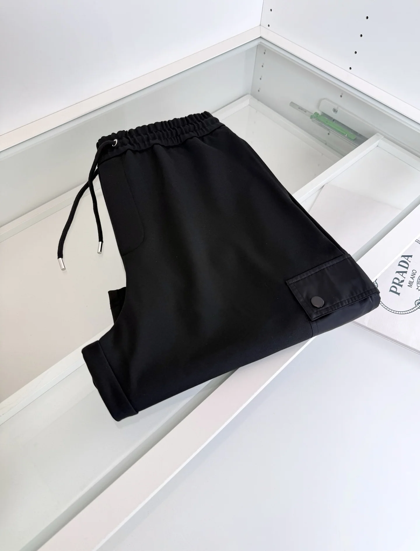 프라다 더블 포켓 카고 고무 허리 밴드 남성 반바지 상세 이미지 9