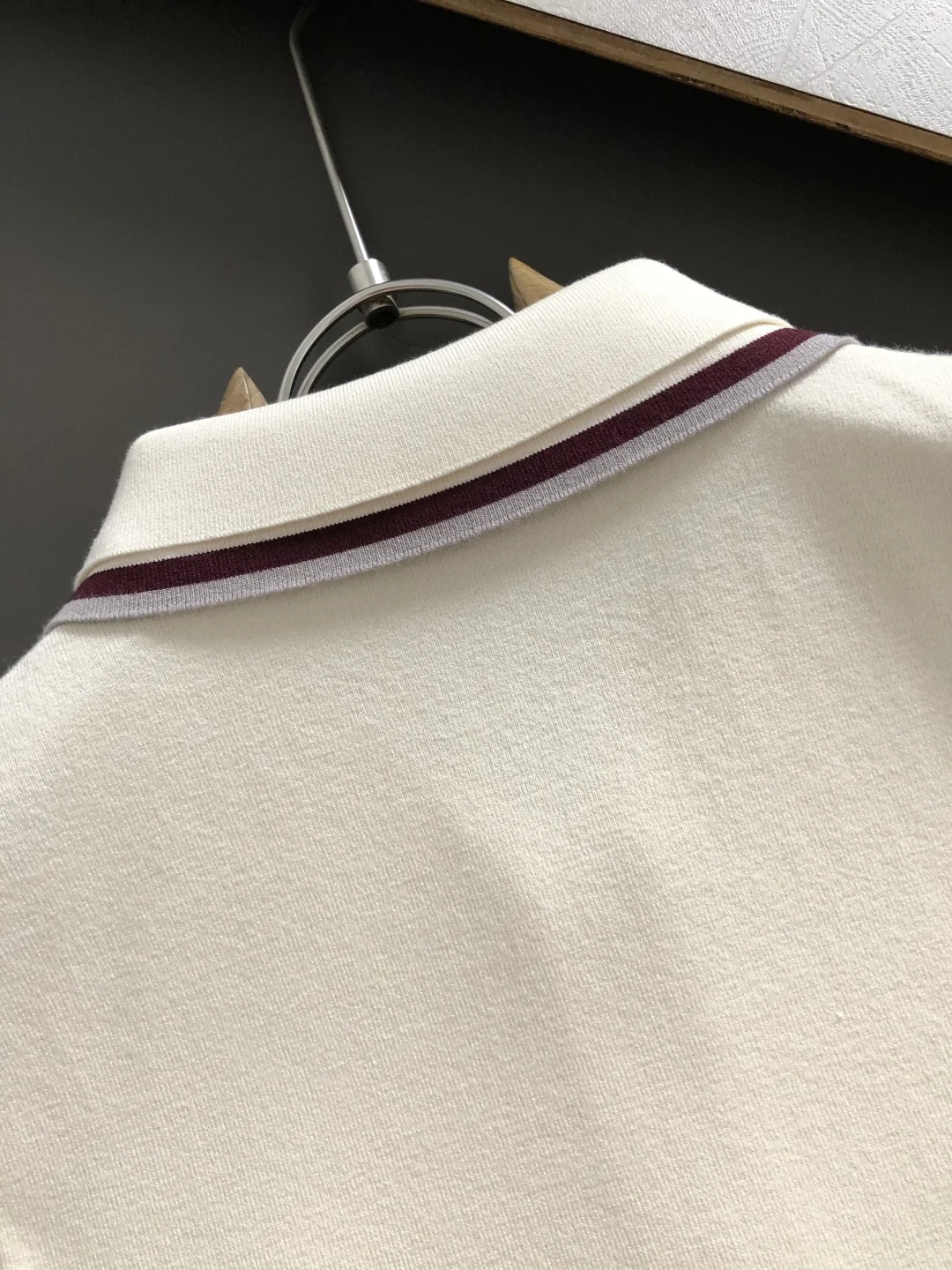 몽클레어 남성 단색 반팔 티셔츠 상세 이미지 9