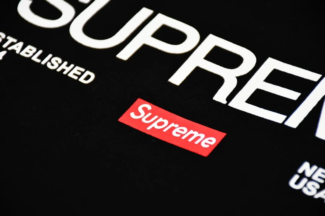 슈프림 스트레이트 컷 크루넥 남성 반팔 티셔츠 상세 이미지 5