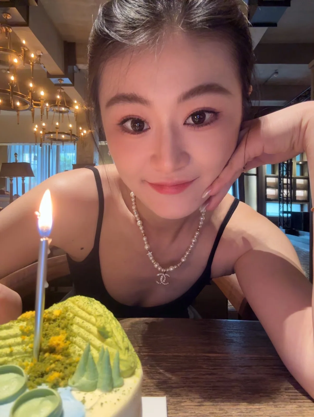 샤넬 골드 스타 더블 C 진주 초커 목걸이 상세 이미지 9