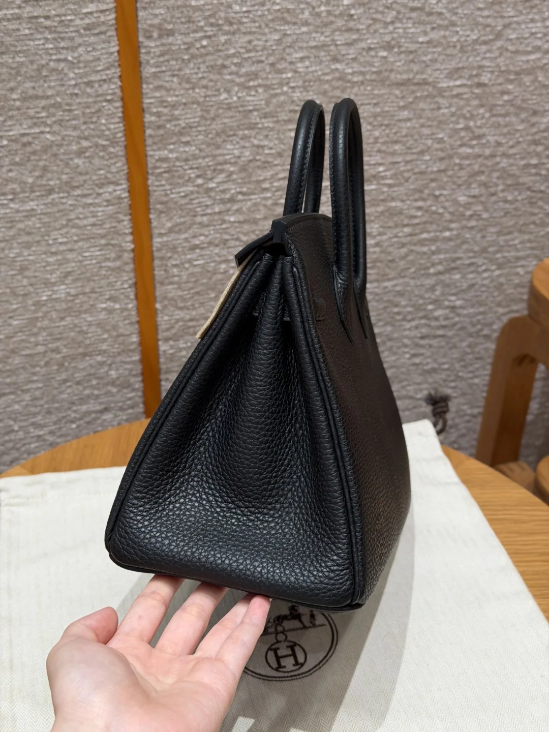 에르메스 버킨 25 블랙 토고 가죽 가방 상세 이미지 4
