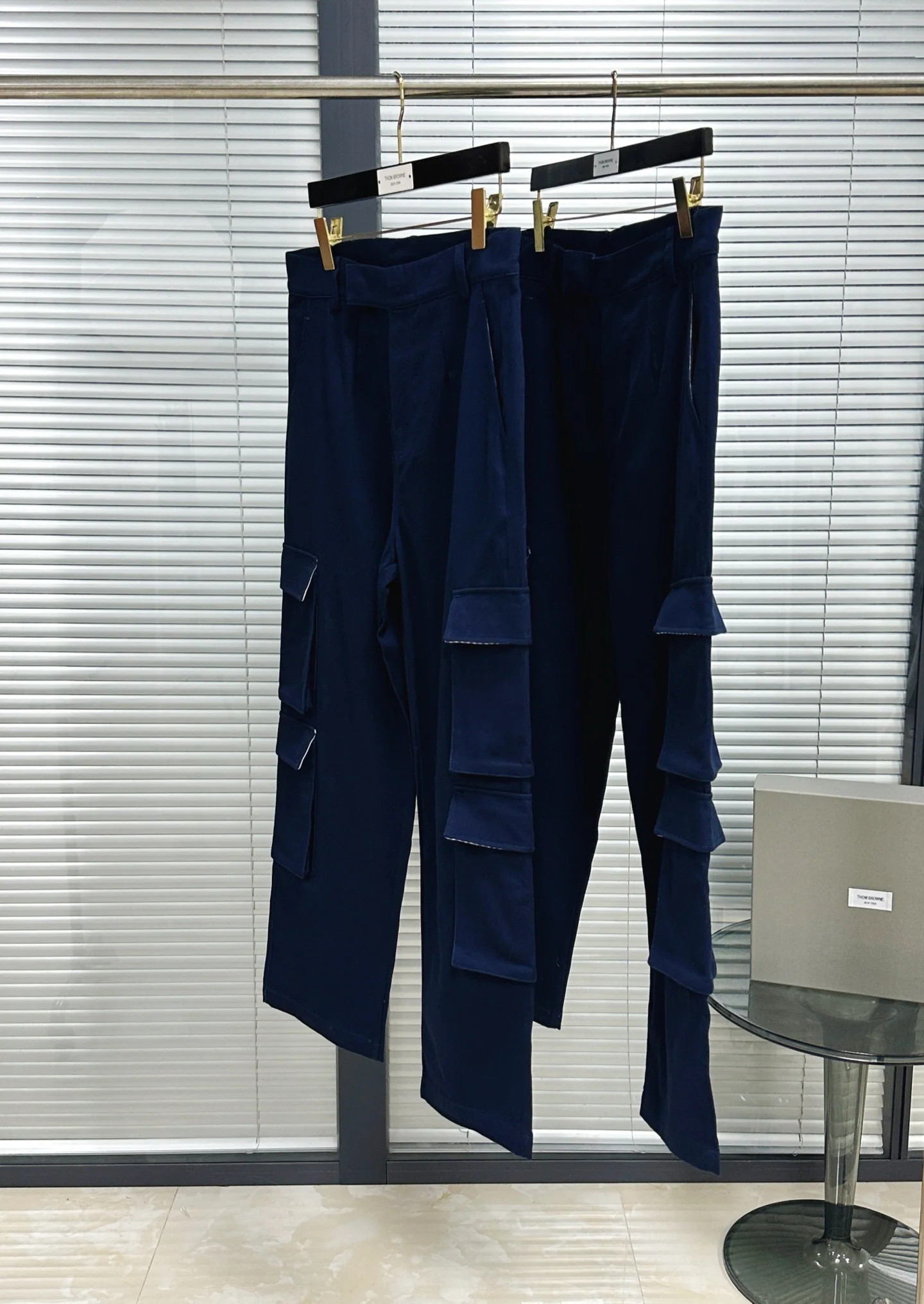 톰브라운 와이드 카고 워싱 남성 바지 레플리카 46718 Thom Browne 상세 이미지 4