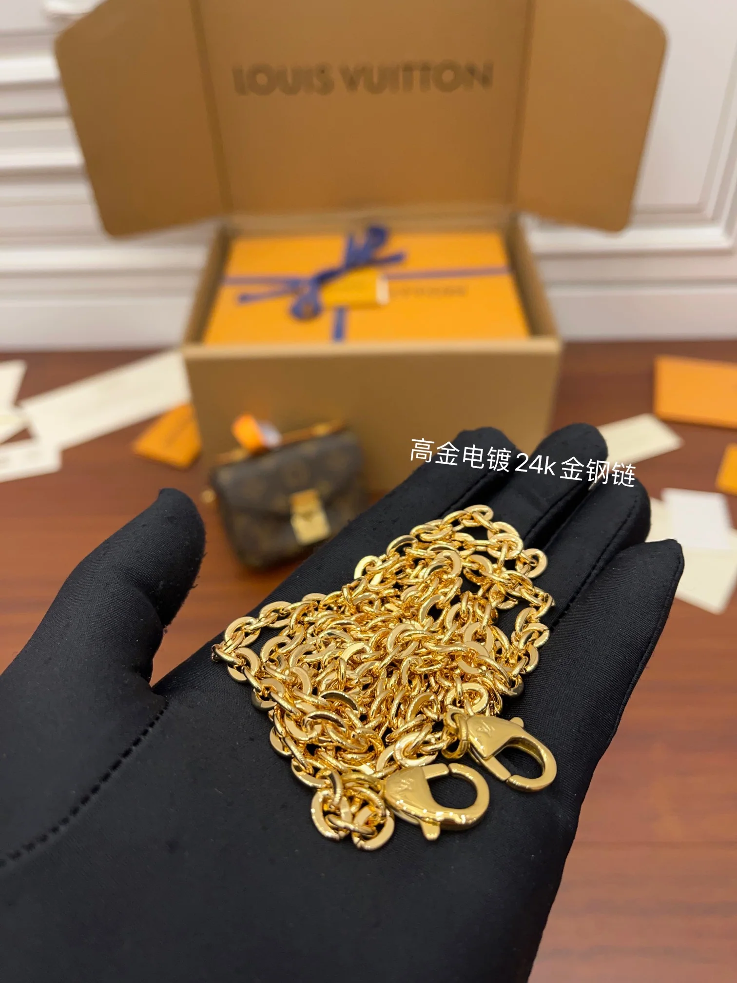 루이비통 M81267 가죽 미니 백 상세 이미지 3