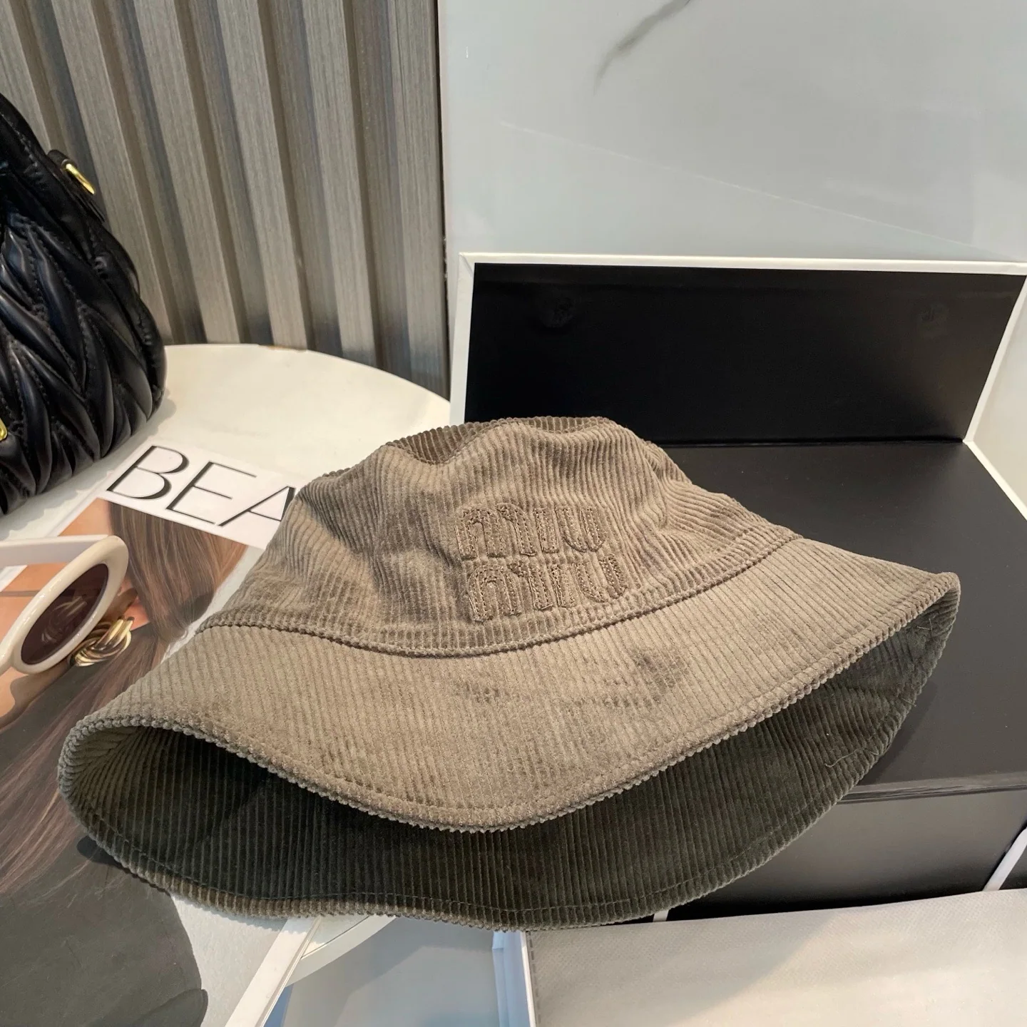 미우미우 모자 81327 Miu Miu Cap 상세 이미지 6