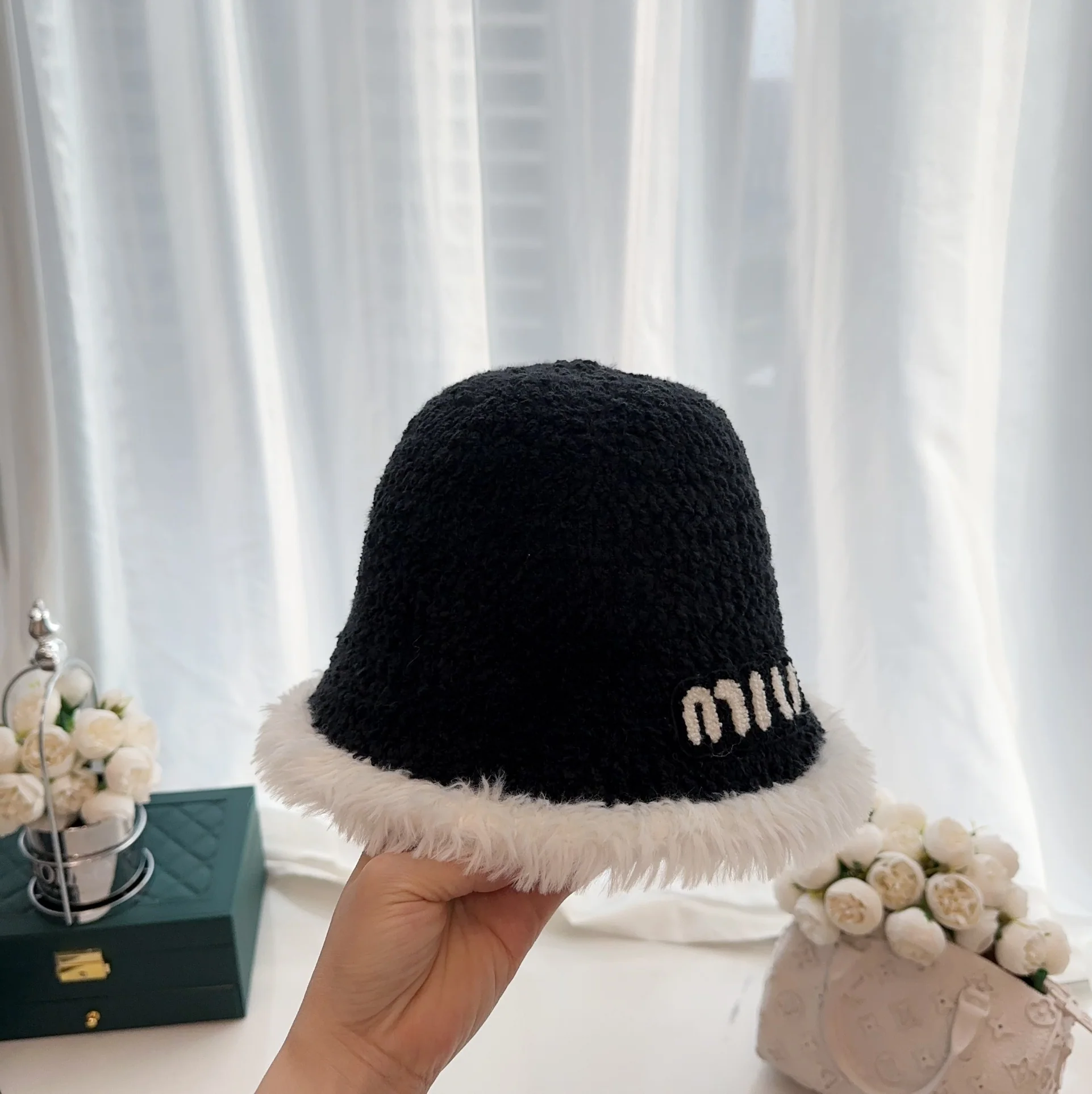 미우미우 모자 81140 Miu Miu Cap 상세 이미지 5