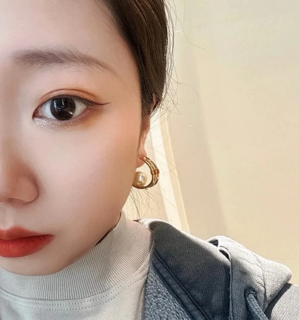 디올 D 오픈워크 비즈 귀걸이 상세 이미지 2