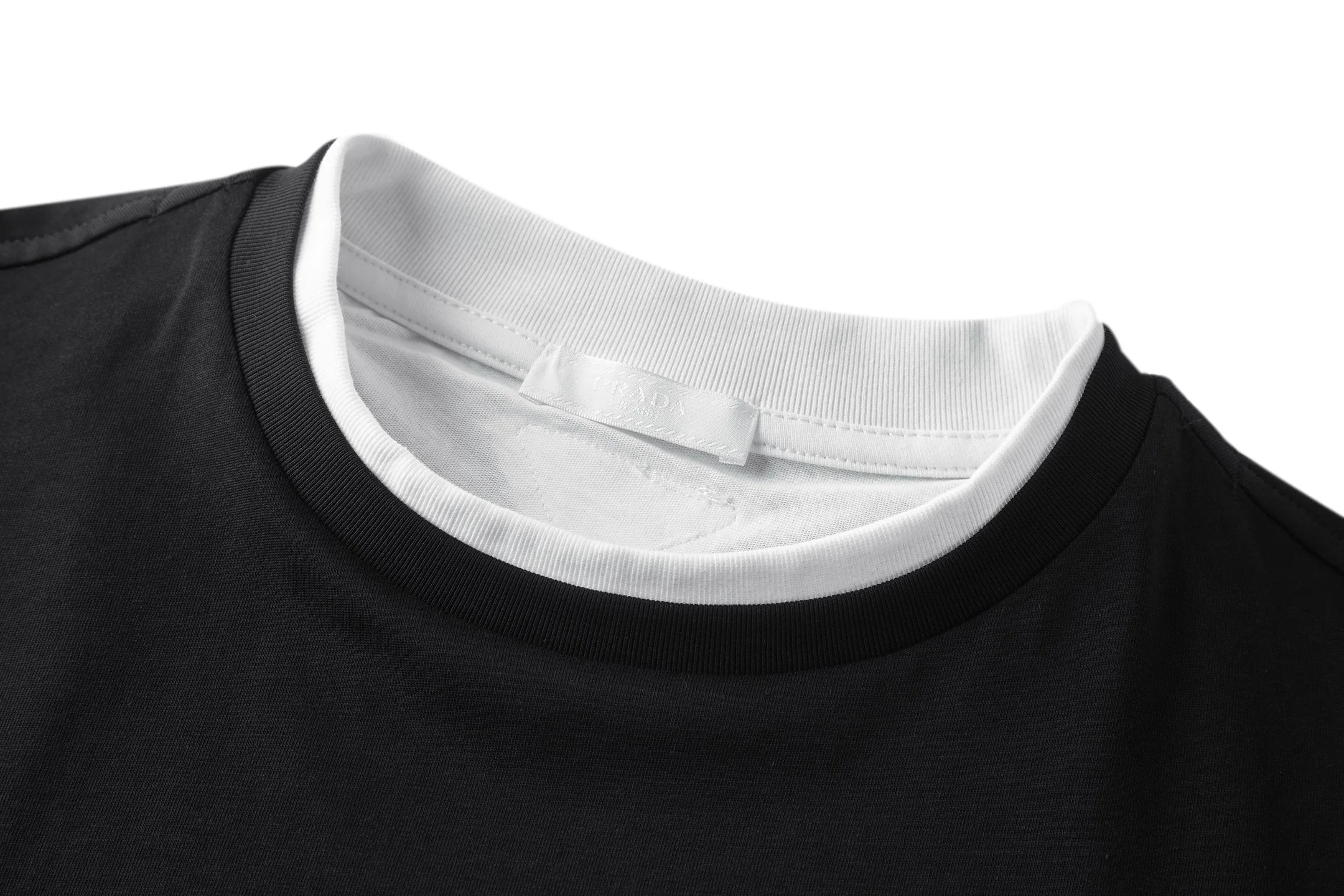 프라다 더블 레이어 블랙 반팔 티셔츠 P220 상세 이미지 4