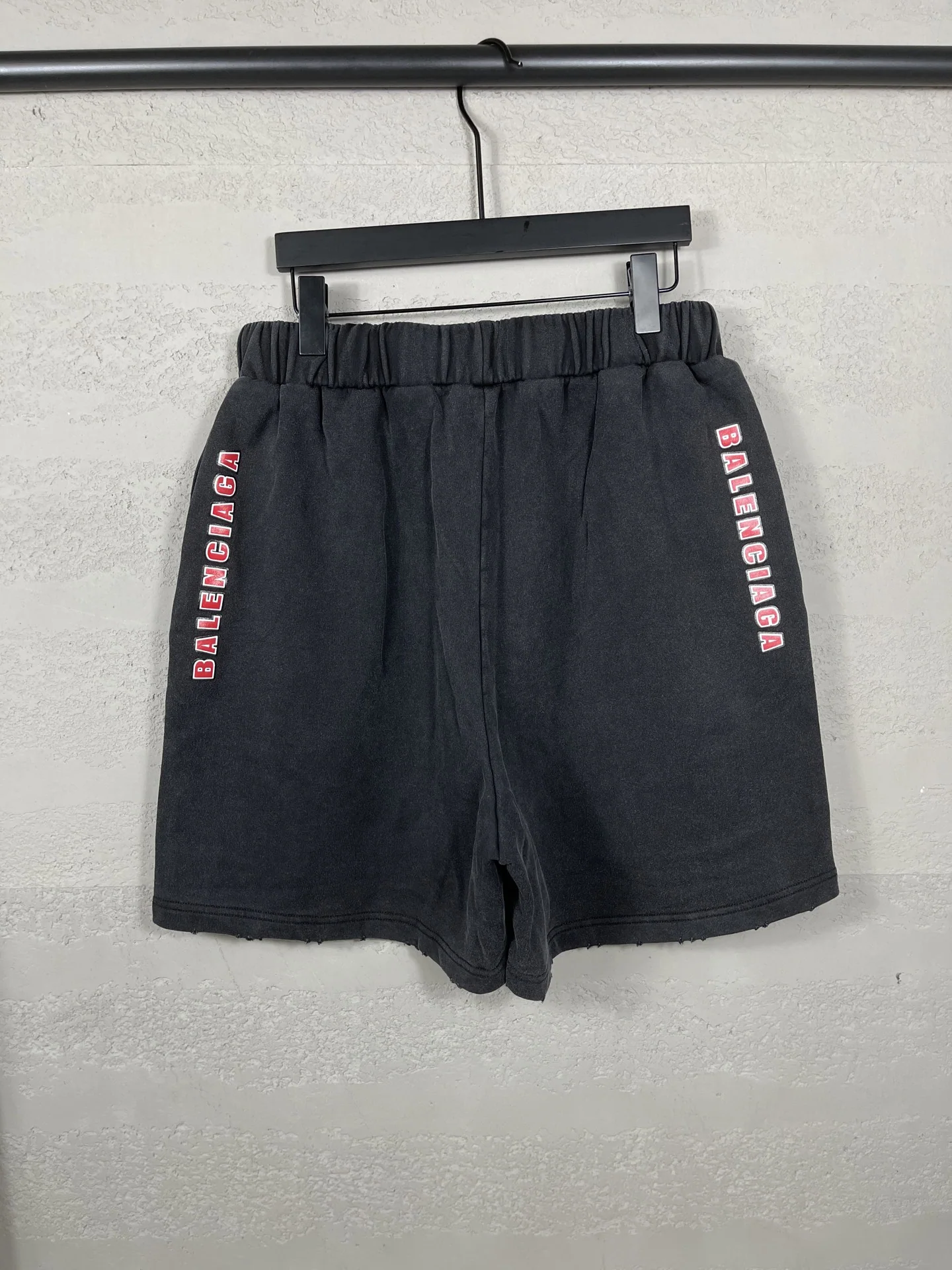 발렌시아가 더블 링 프린트 남성 반바지 상세 이미지 2