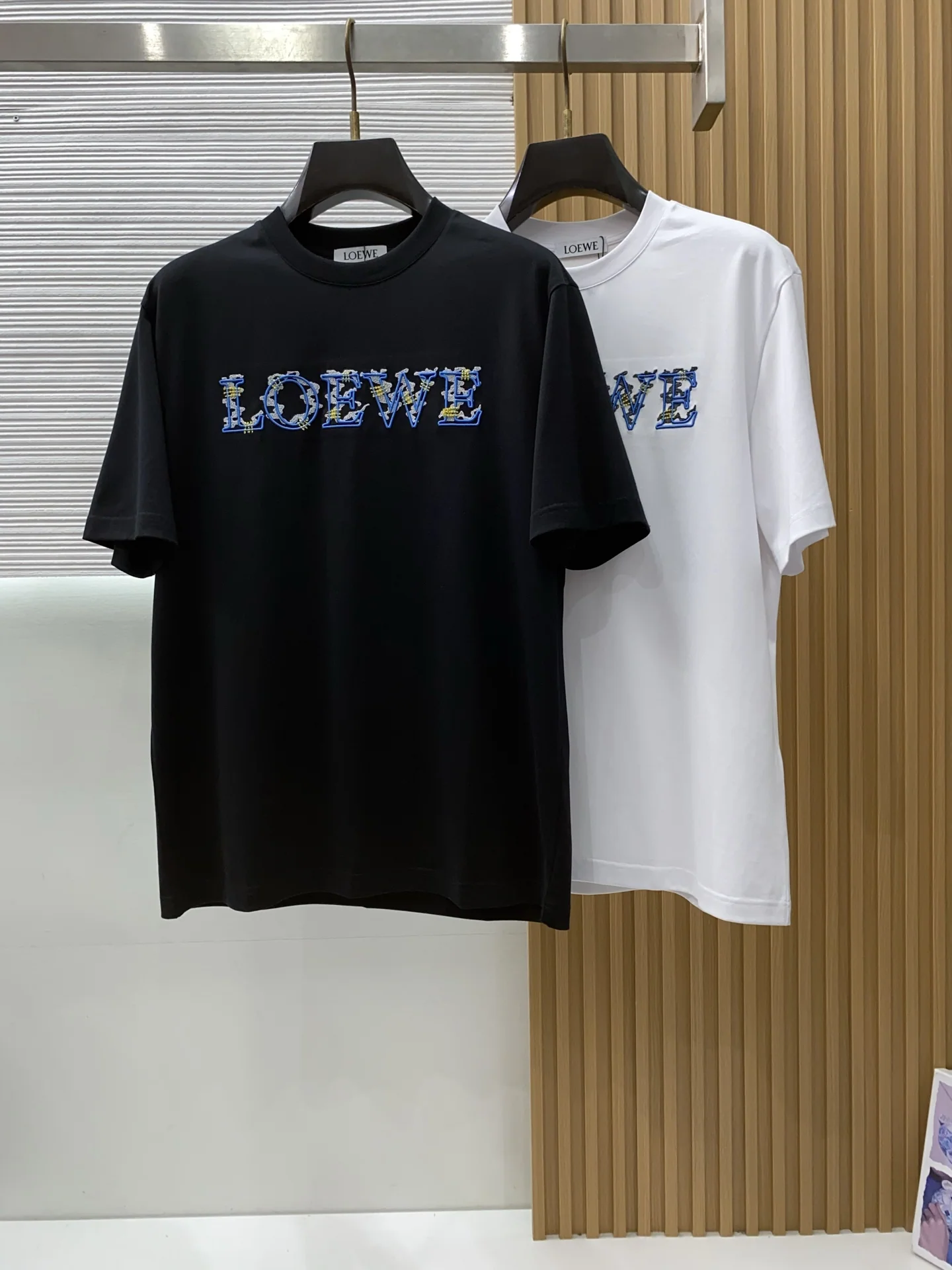 로에베 로고 빈티지 그래픽 크루넥 반팔 티셔츠 상세 이미지 8